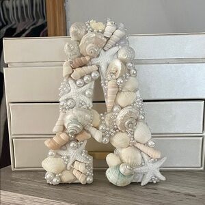 Seashell and Pearl Decor Letter